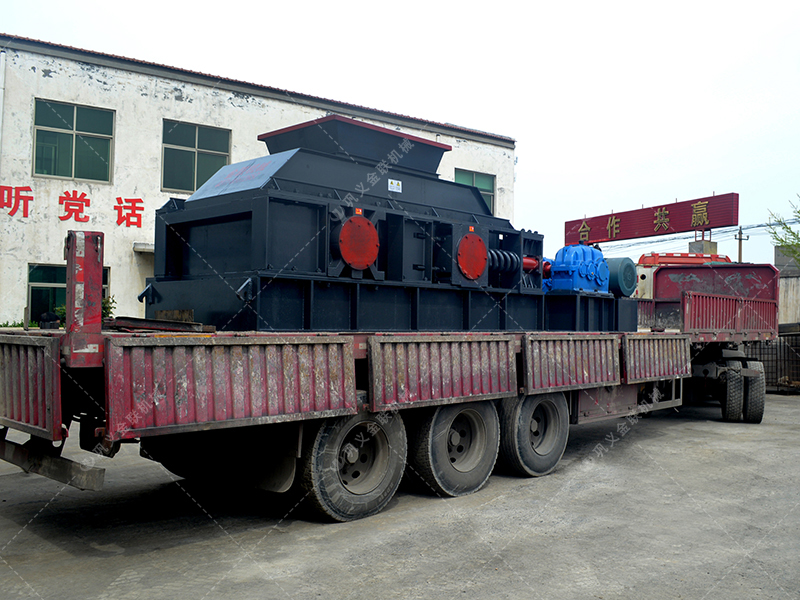 什么原因會(huì)造成對輥式破碎機(jī)出現(xiàn)片狀材料？
